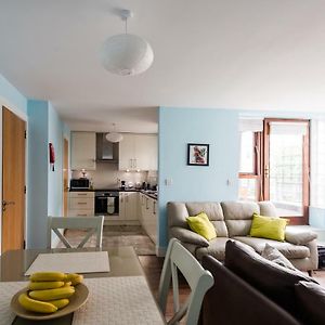 Spacious 2-Bedroom Apartment Near O'Connell St